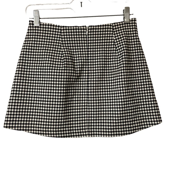 Urban Outfitters Gingham Mini Skirt with Pockets Size Extra Small - Picture 2 of 9